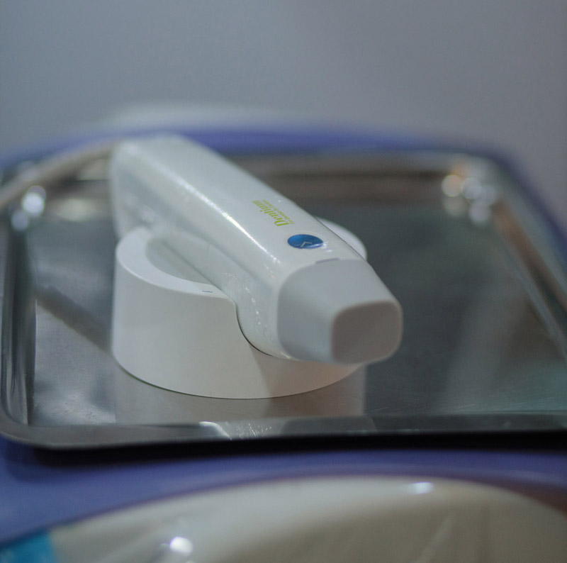 VK Dental Clinic intraoral scanner on tray